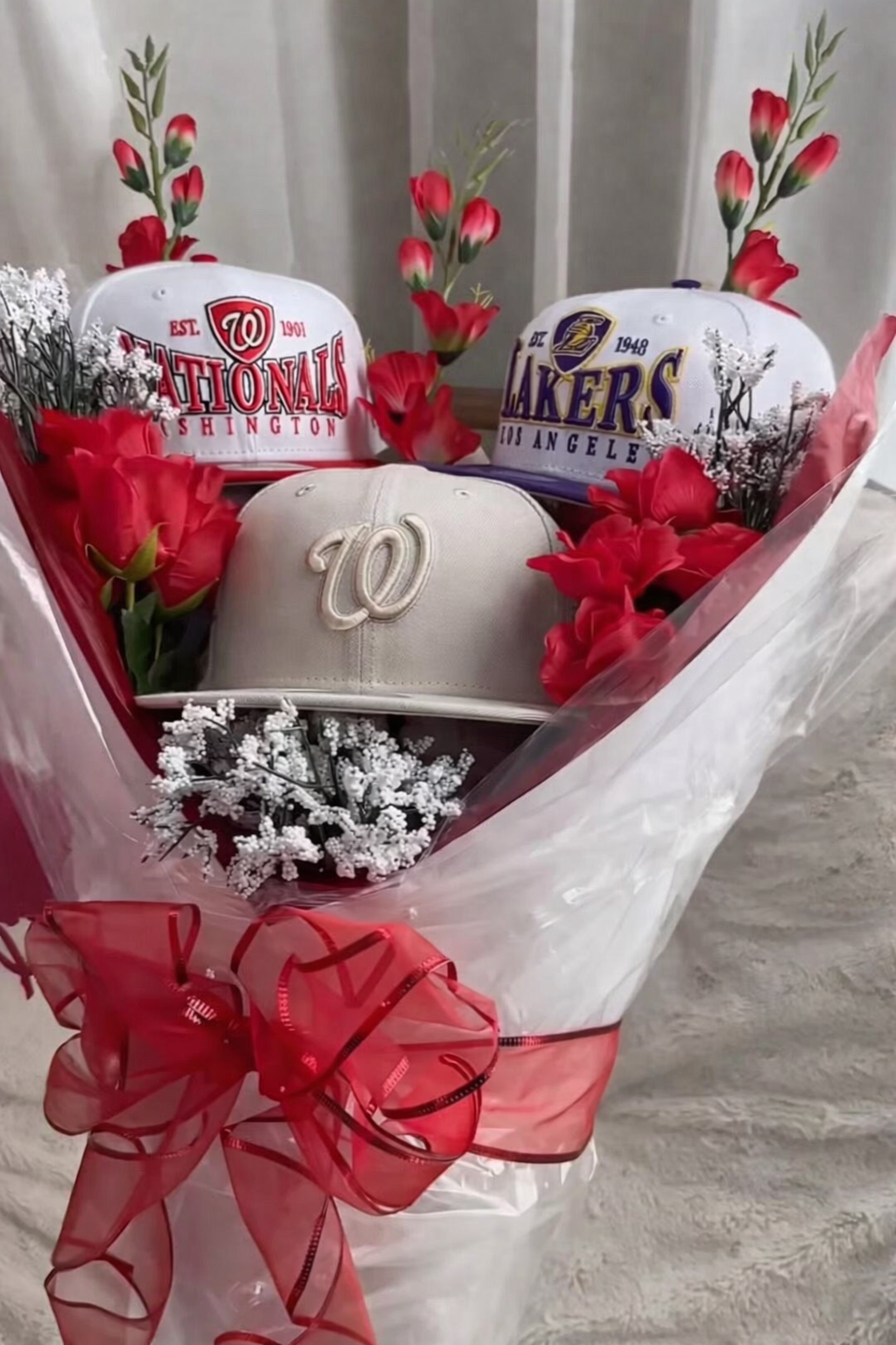 3x FITTED CAP + BOUQUET