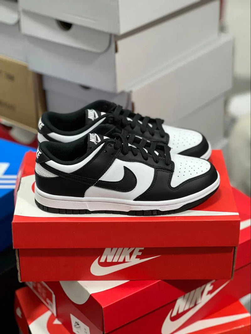 NIKE DUNKS