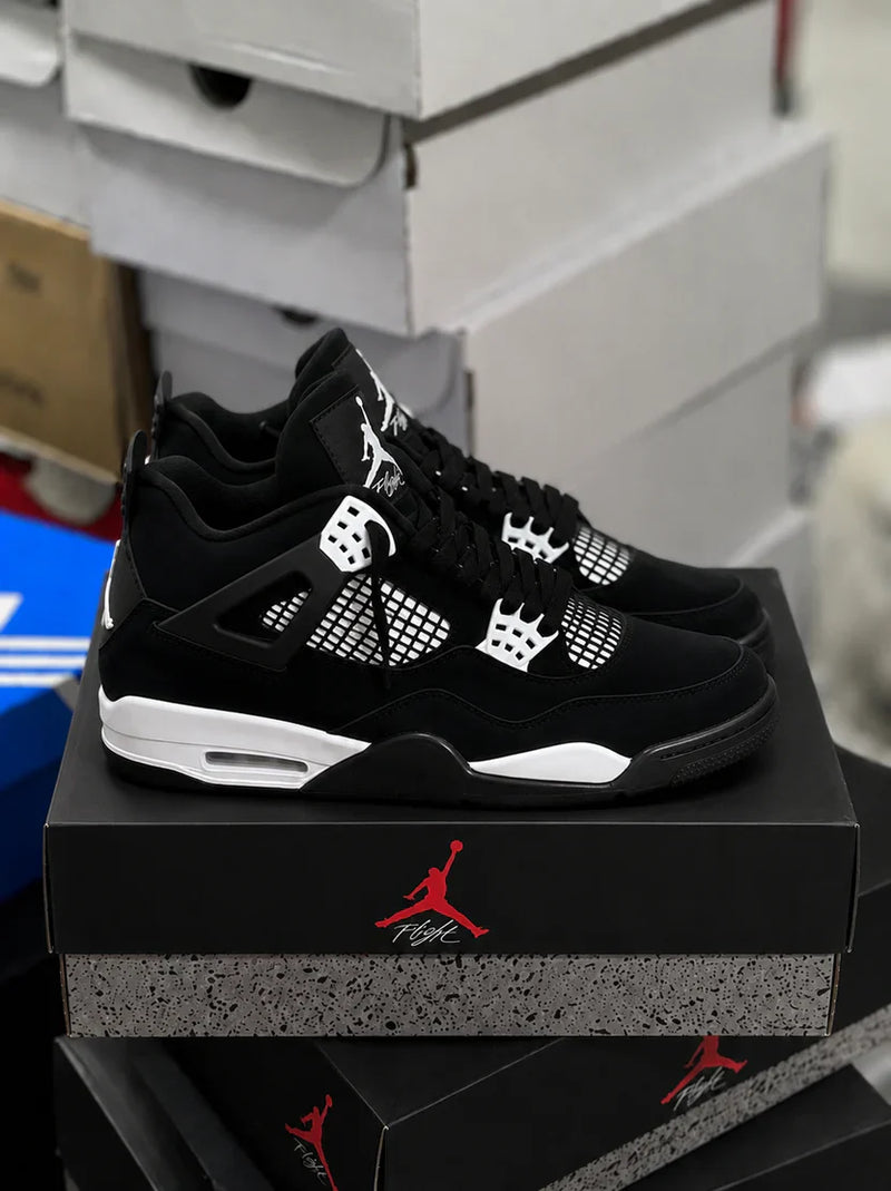 AIR JORDAN 4
