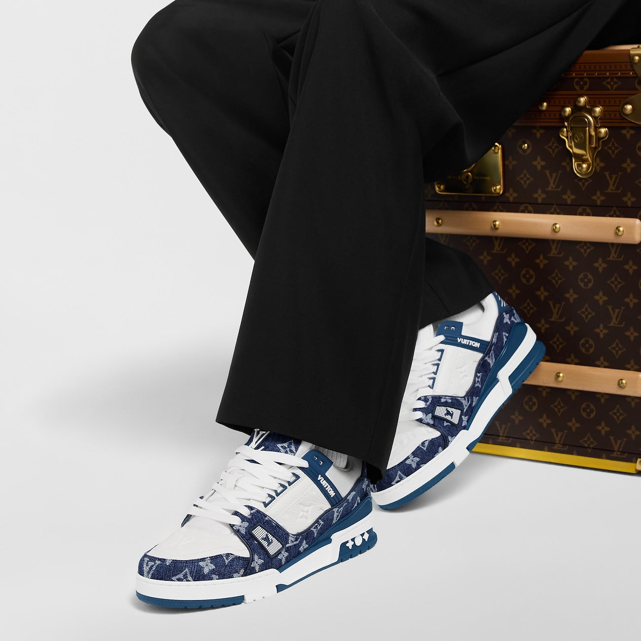 LOUIS VUITTON LV TRAINER WHITE BLUE FULLY BOXED